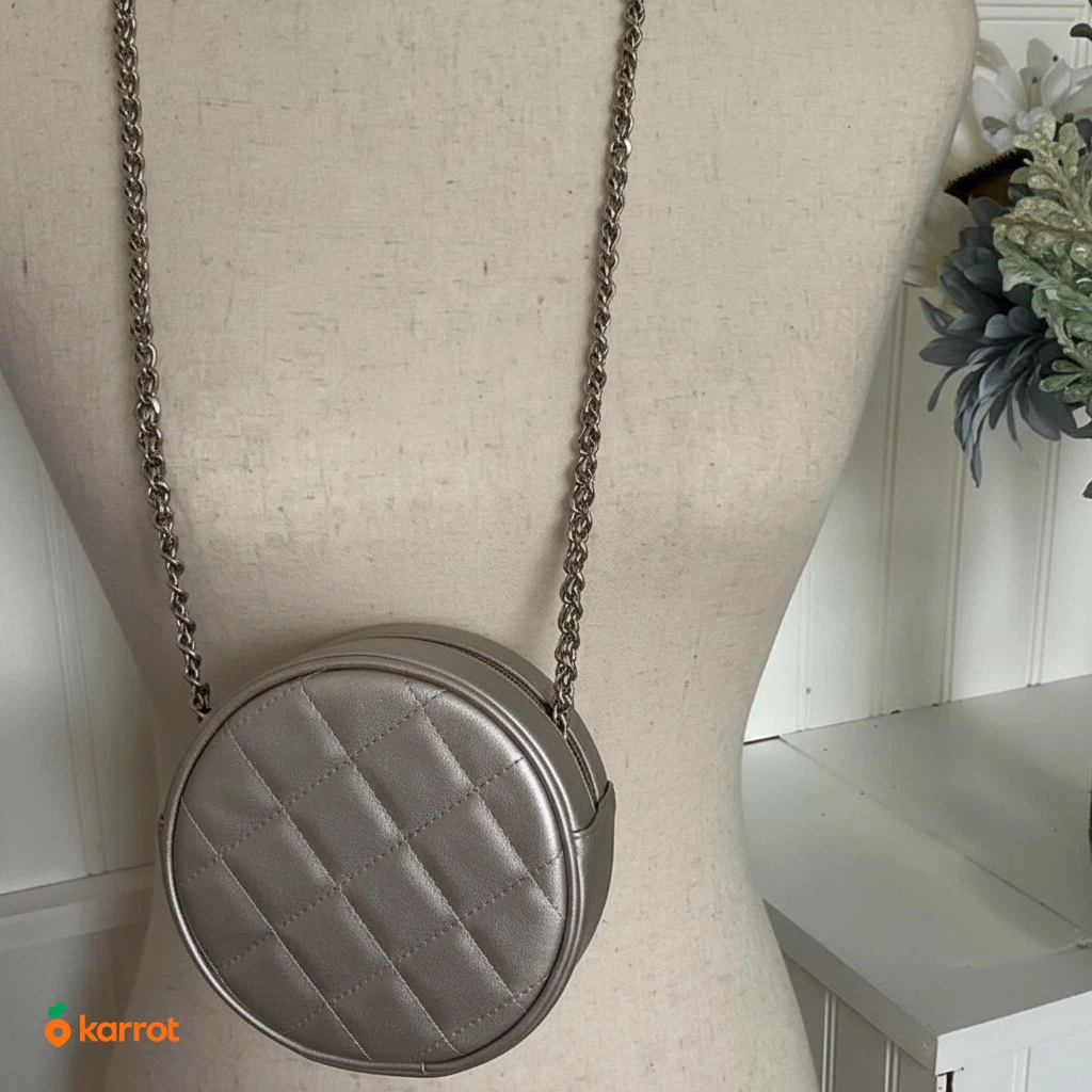 🏈Murval Silver Quilted Circular Wristlet - photo 3