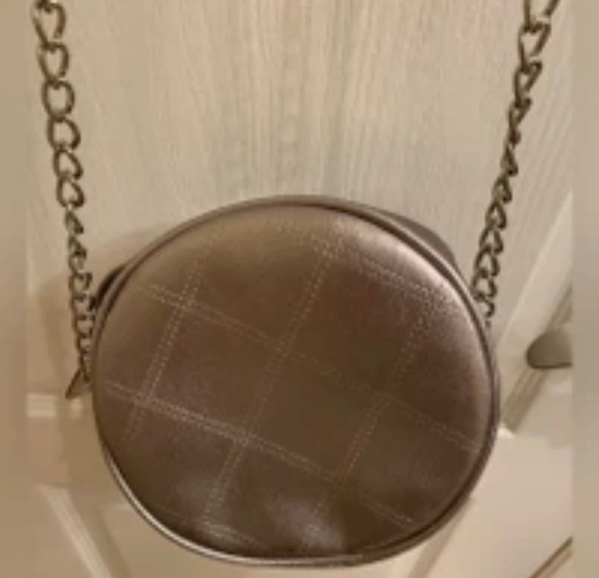 🏈Murval Silver Quilted Circular Wristlet - photo 4