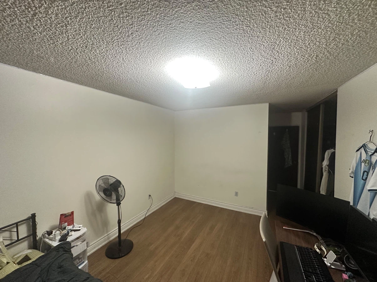Share apartment 1 room available