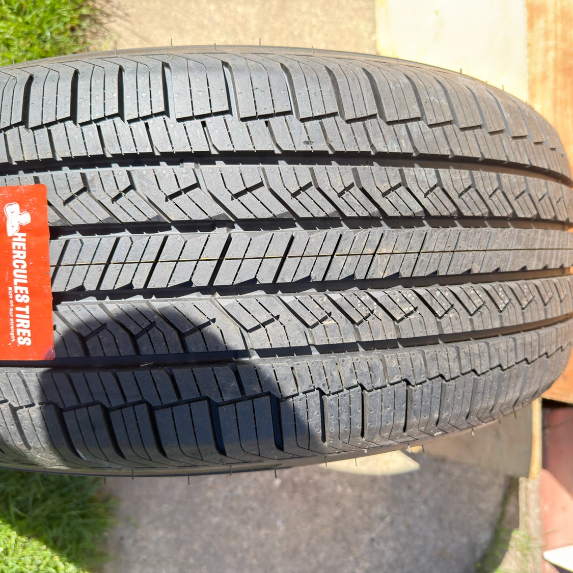 Hercules Terra Trac Cross-V AW Tire 255/50R20