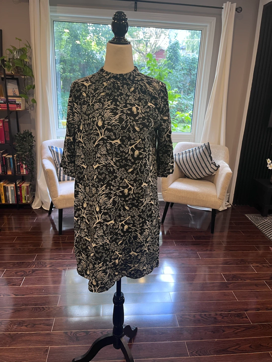 Old Navy black and white patterned dress