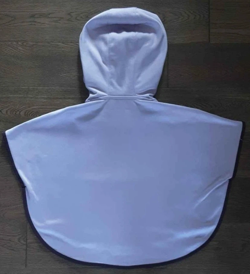 🏈 LIKE NEW Under Armour ColdGear Hoodie Poncho 7-8 yrs - photo 3