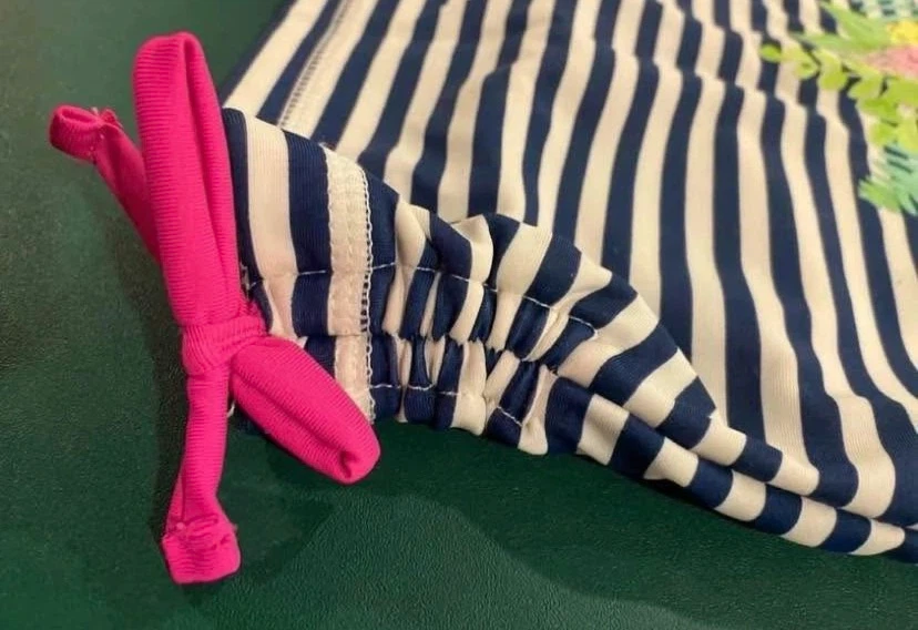 🏈 EUC Tommy Bahama Girls Swim Shirt Size 5 - photo 2