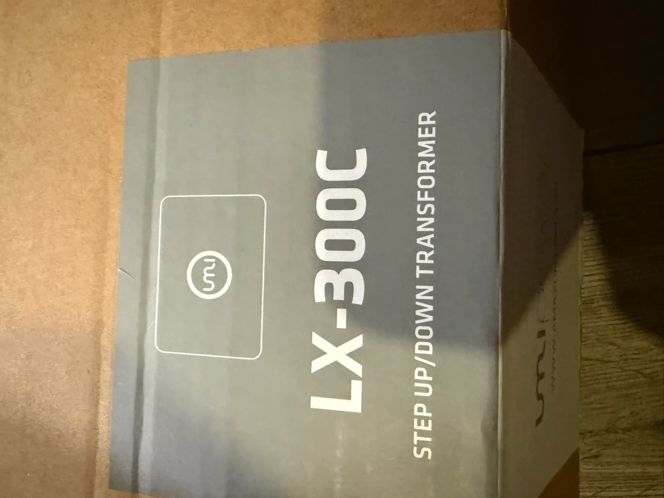 Umipower LX-300C Step Up Transformer - photo 3