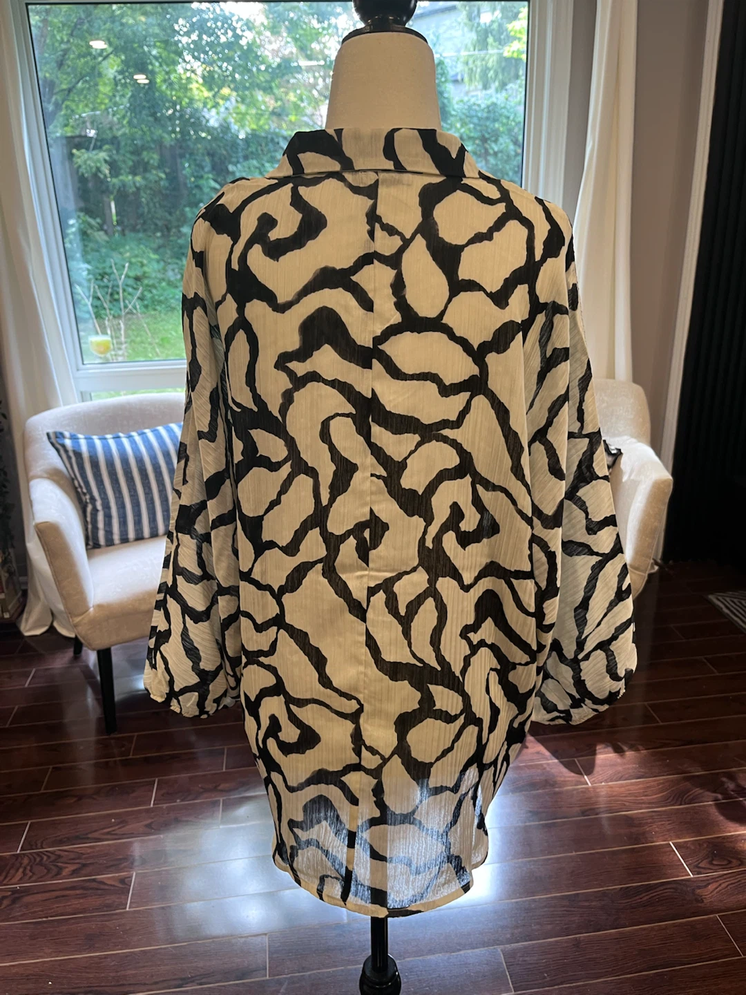 Suzy Shier Black and White Patterned Button-Down Top - photo 2