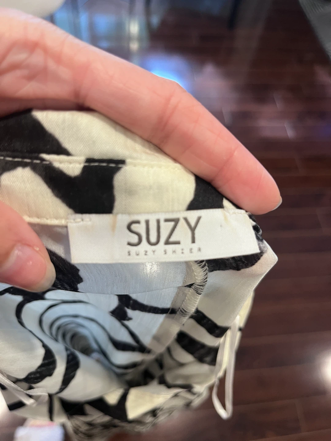 Suzy Shier Black and White Patterned Button-Down Top - photo 3