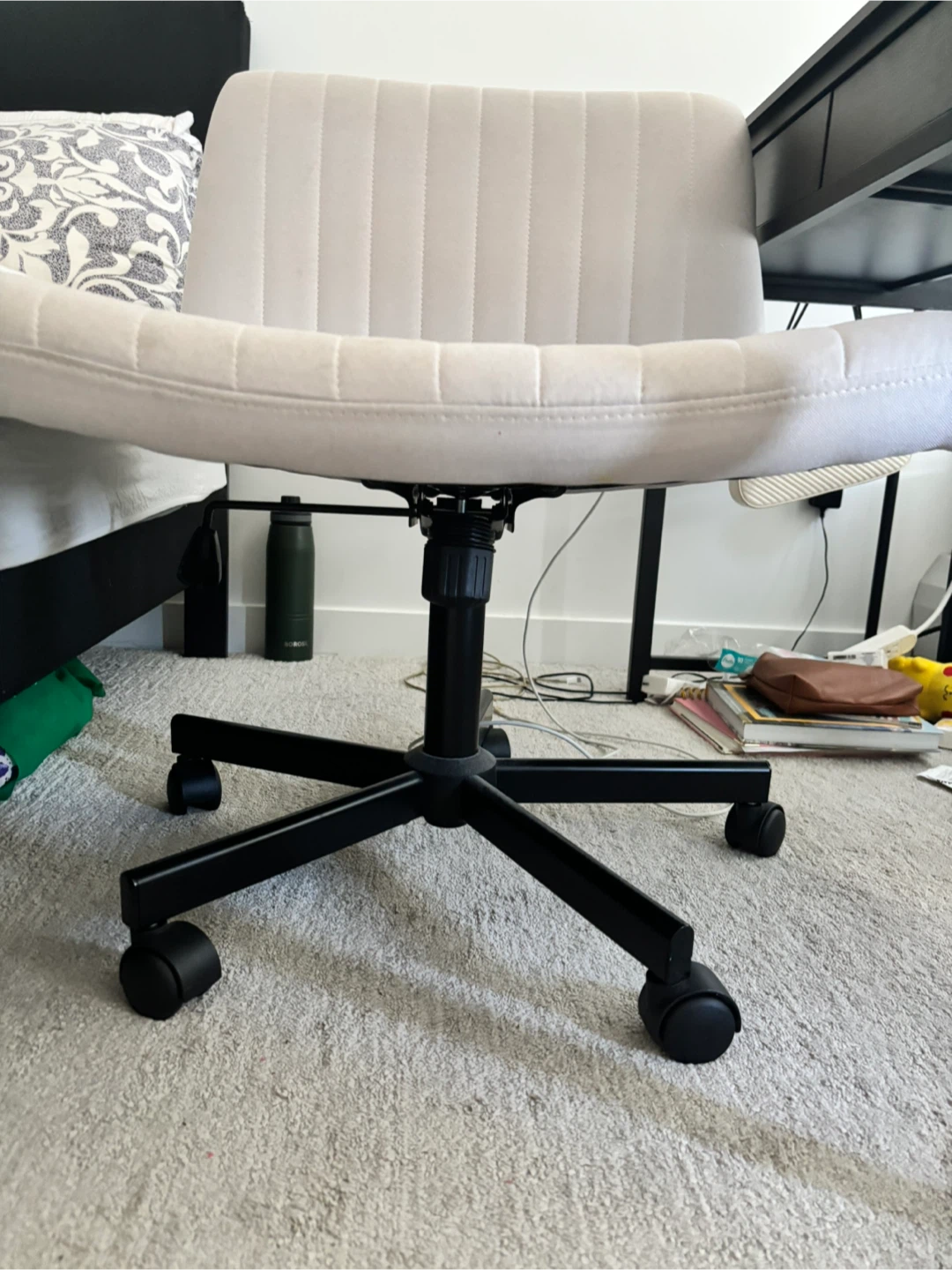 Cream Criss Cross Office Chair – Wide Seat, Swivel & Adjustable - photo 3