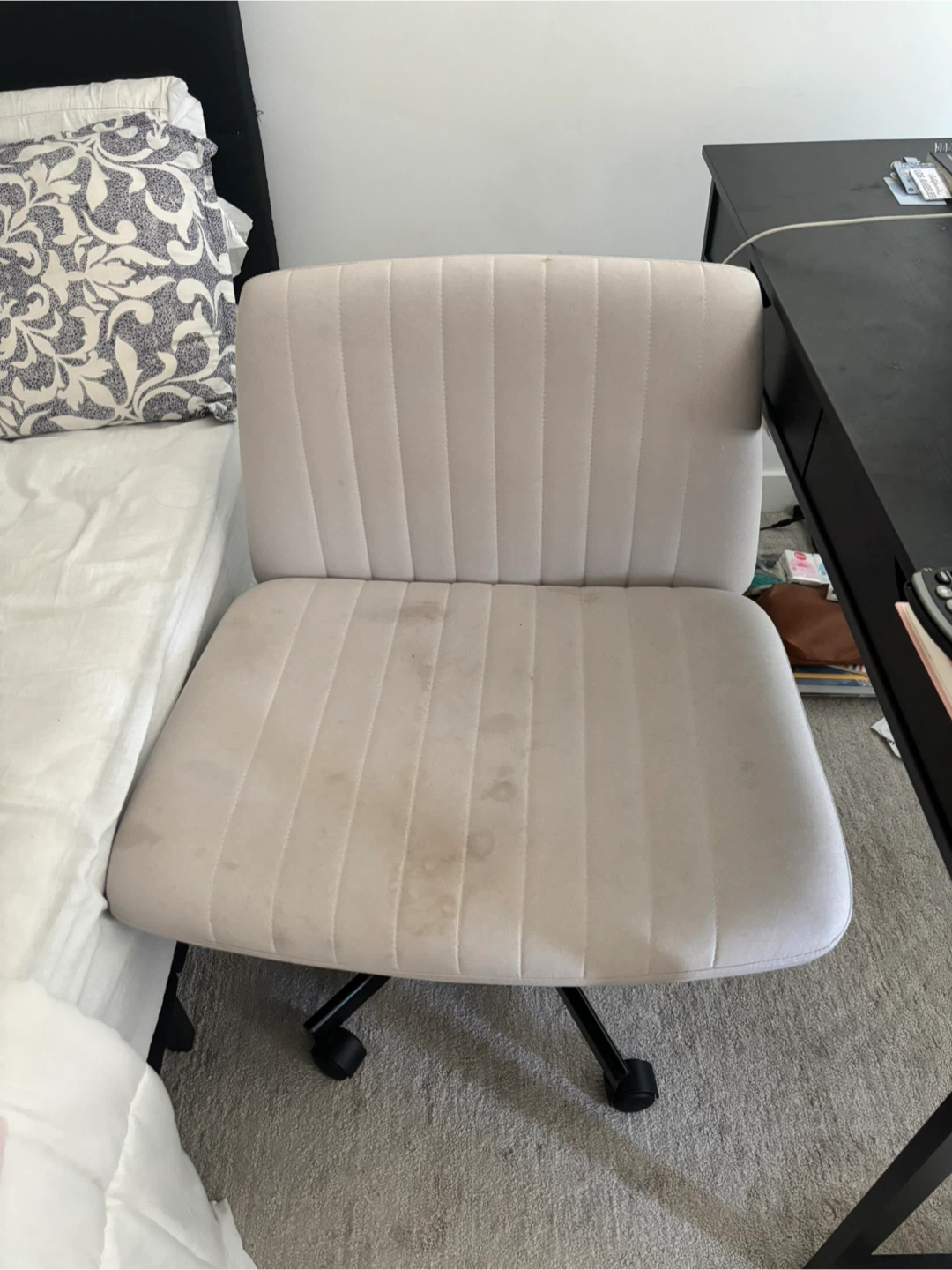 Cream Criss Cross Office Chair – Wide Seat, Swivel & Adjustable - photo 4