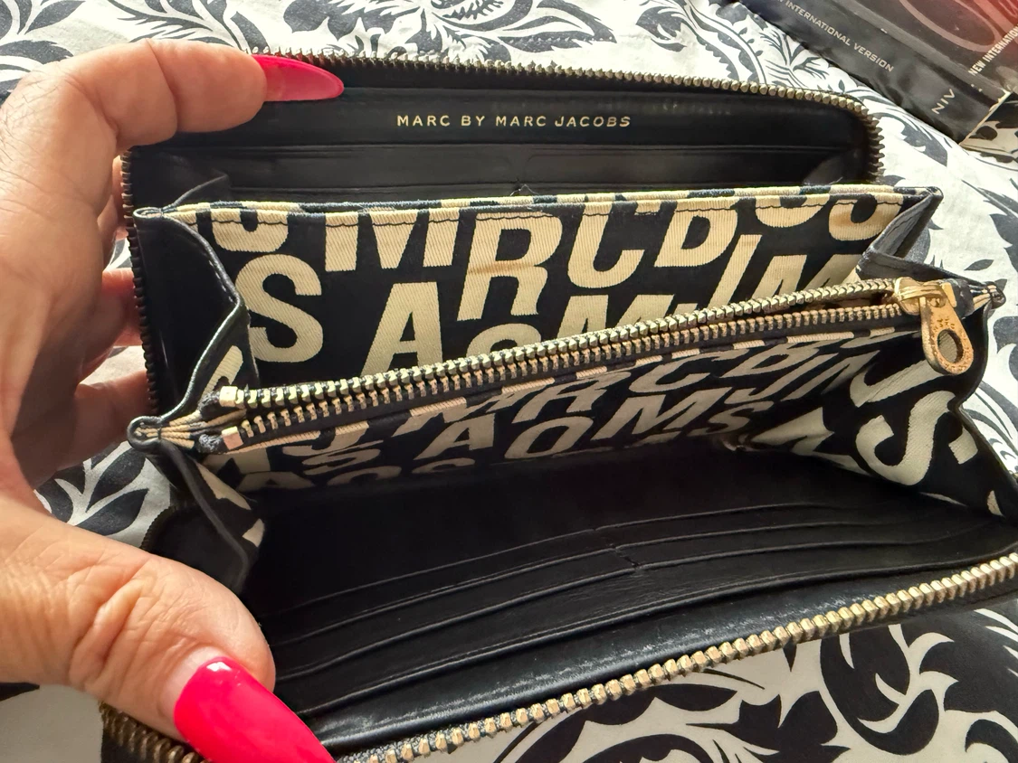 Marc by Marc Jacobs Black Leather Wallet - photo 3