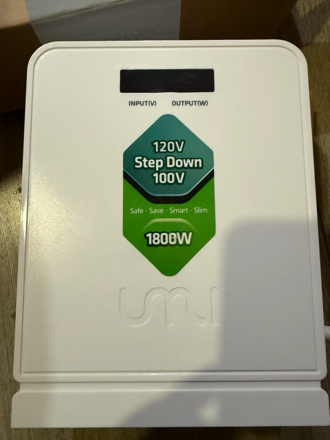Umi 1800W 120V to 100V Step Down Voltage Transformer - photo 4