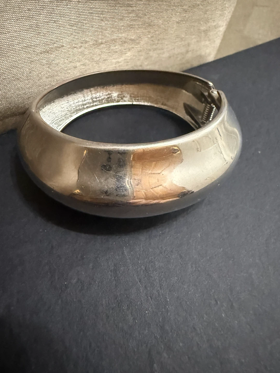 🏈Silver-Tone Hinged Bangle Bracelet