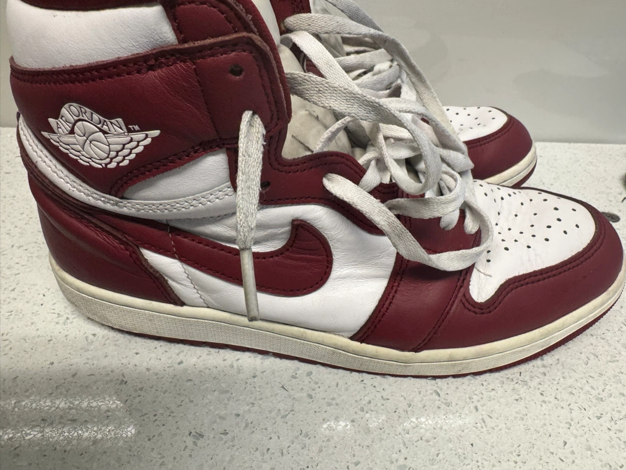 Nike Air Jordan 1 High Red and White - photo 2