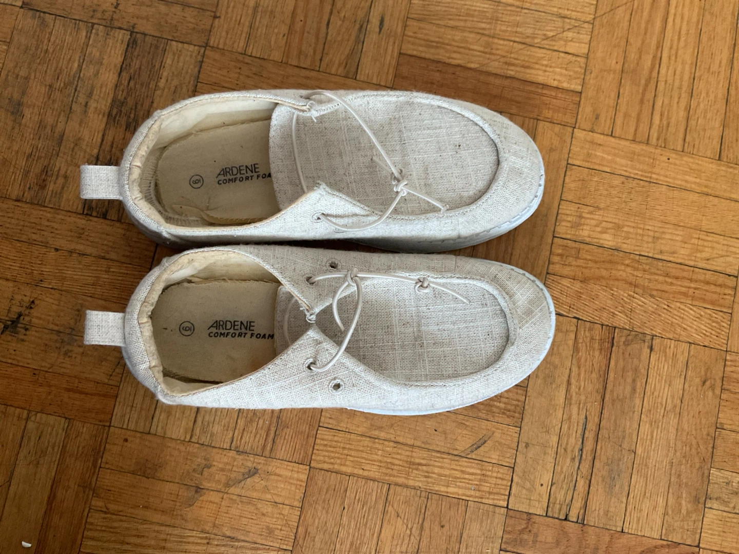 🏈Ardene Comfort Foam Shoes Size 6