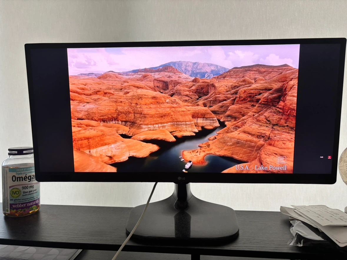 LG UltraWide Monitor – Excellent Condition, Fully Working - photo 5