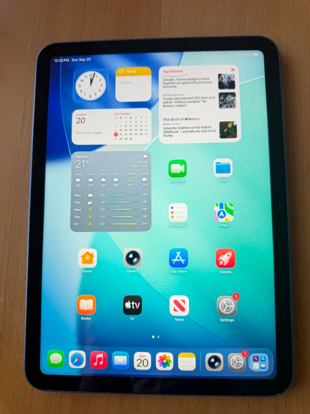 Apple iPad 10th Gen 64GB Blue