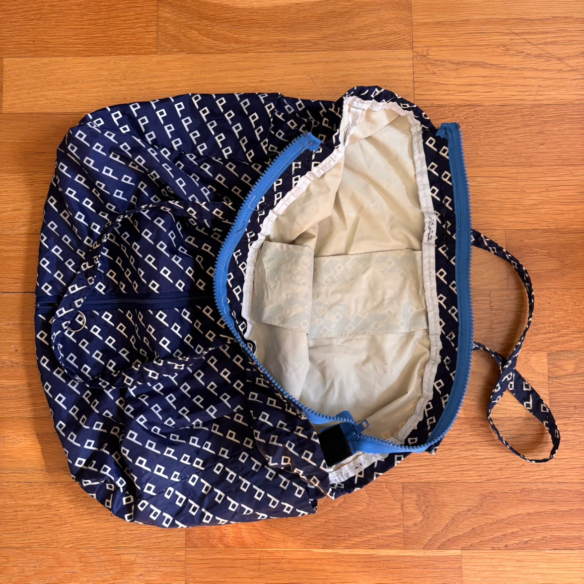 Water Resistant Patterned Tote Bag 🏈 - photo 2