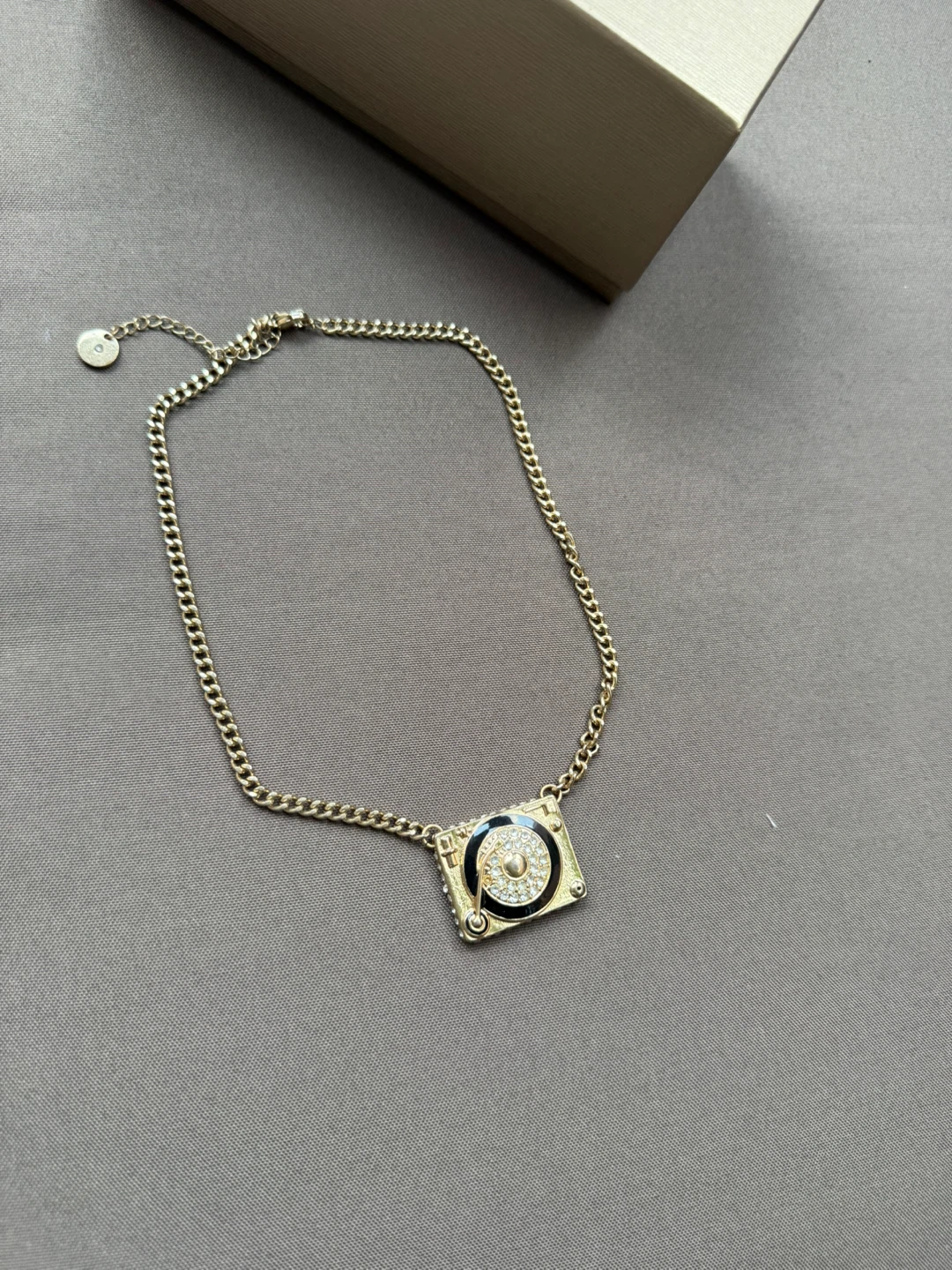 Turntable Pendant Necklace - photo 2