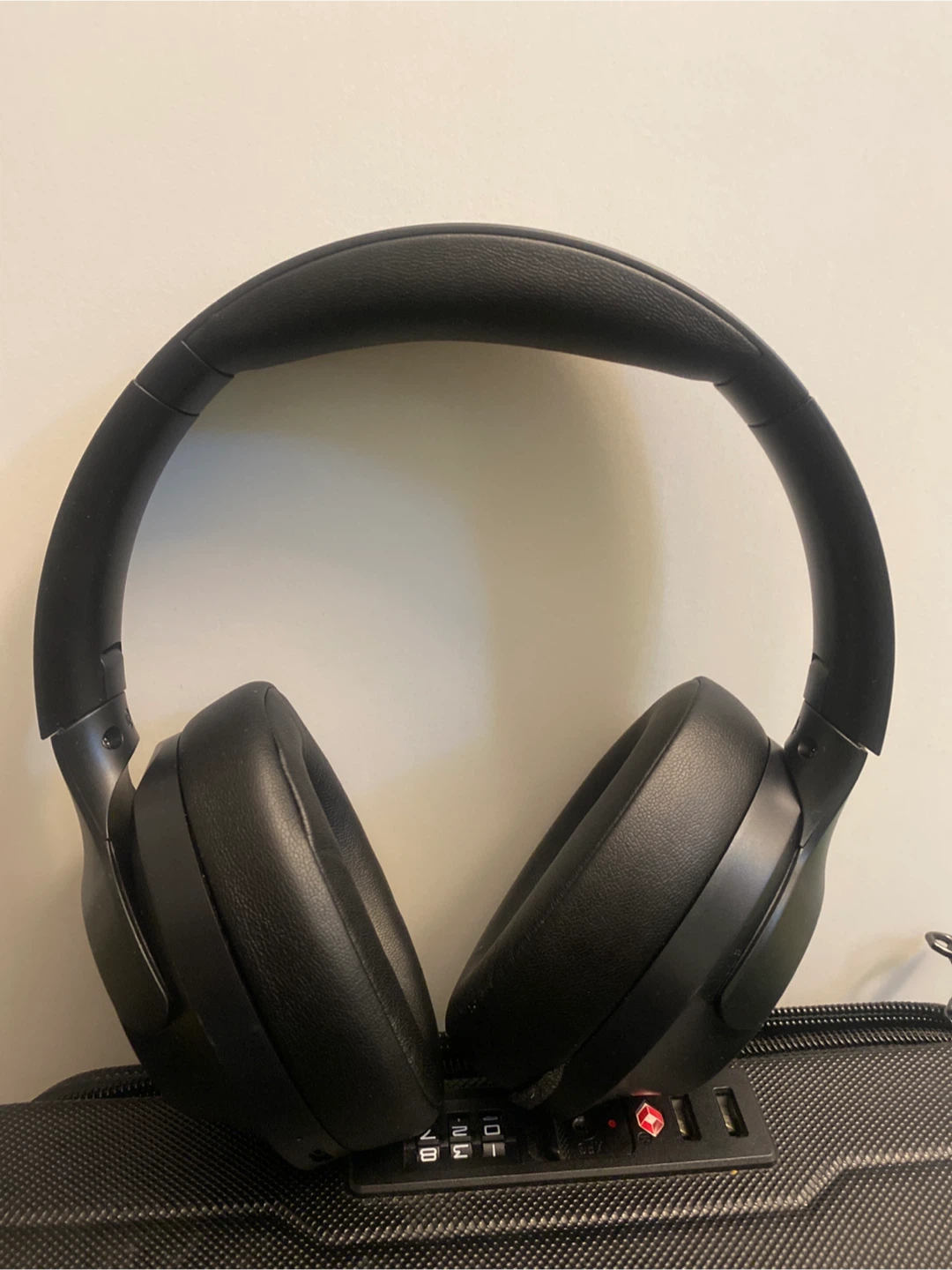 Black Over-Ear Headphones - photo 2