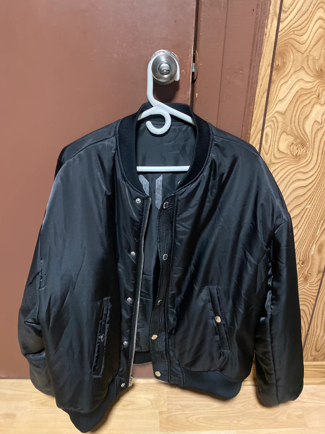 Stolen black bomber jacket - photo 2