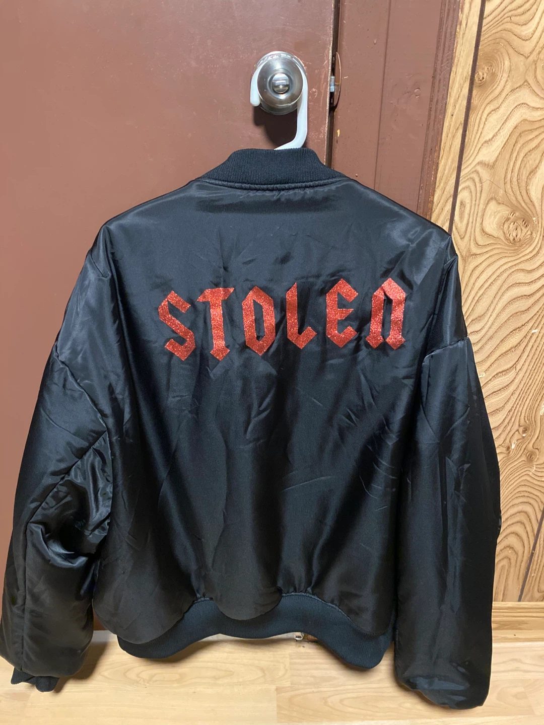 Stolen black bomber jacket - photo 3