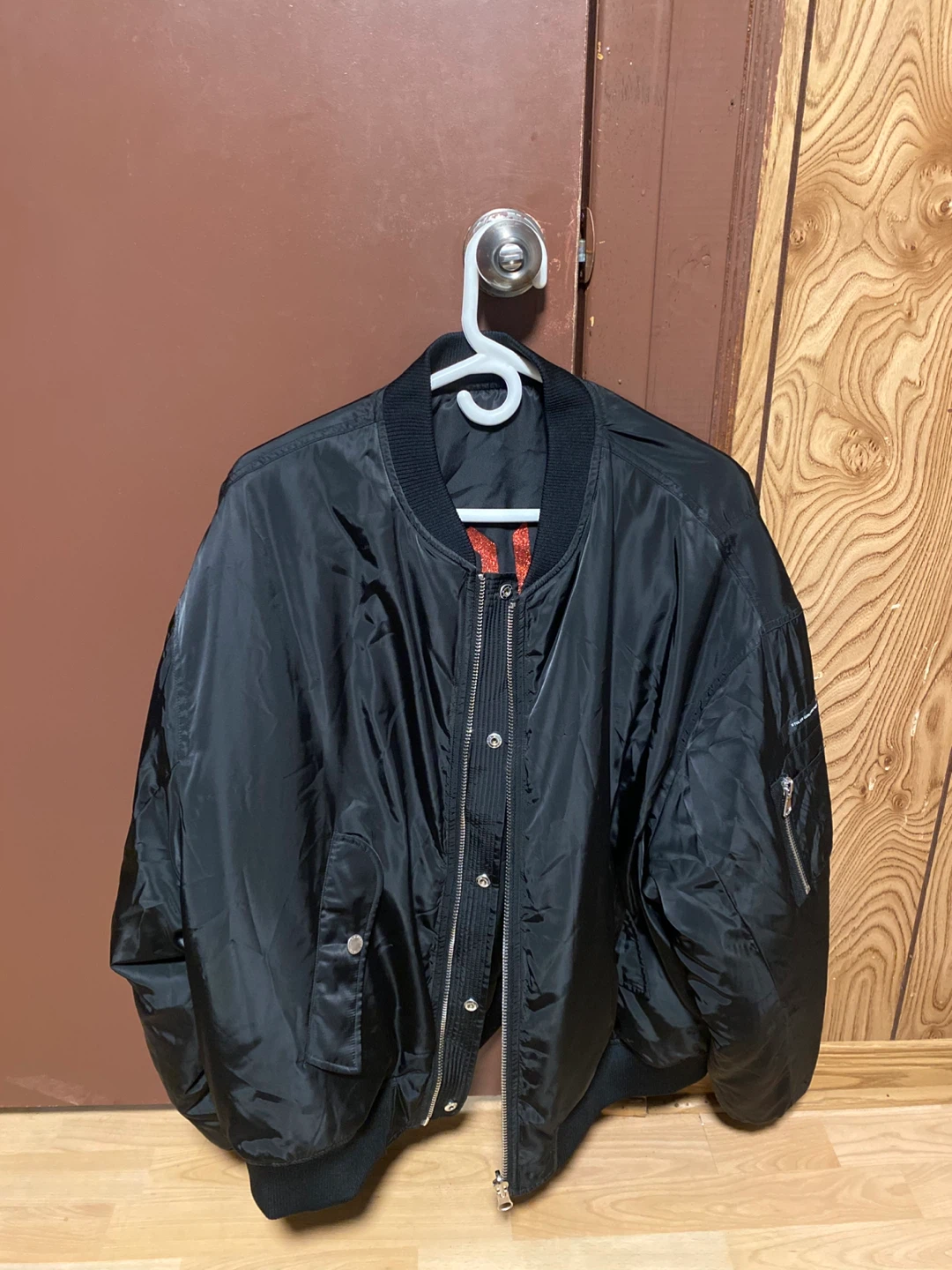 Stolen black bomber jacket - photo 4