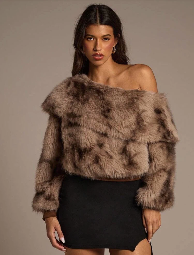 NEW Off-the-shoulder faux fur TOP