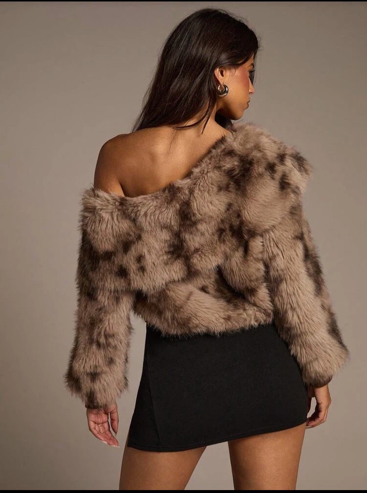 NEW Off-the-shoulder faux fur TOP - photo 2