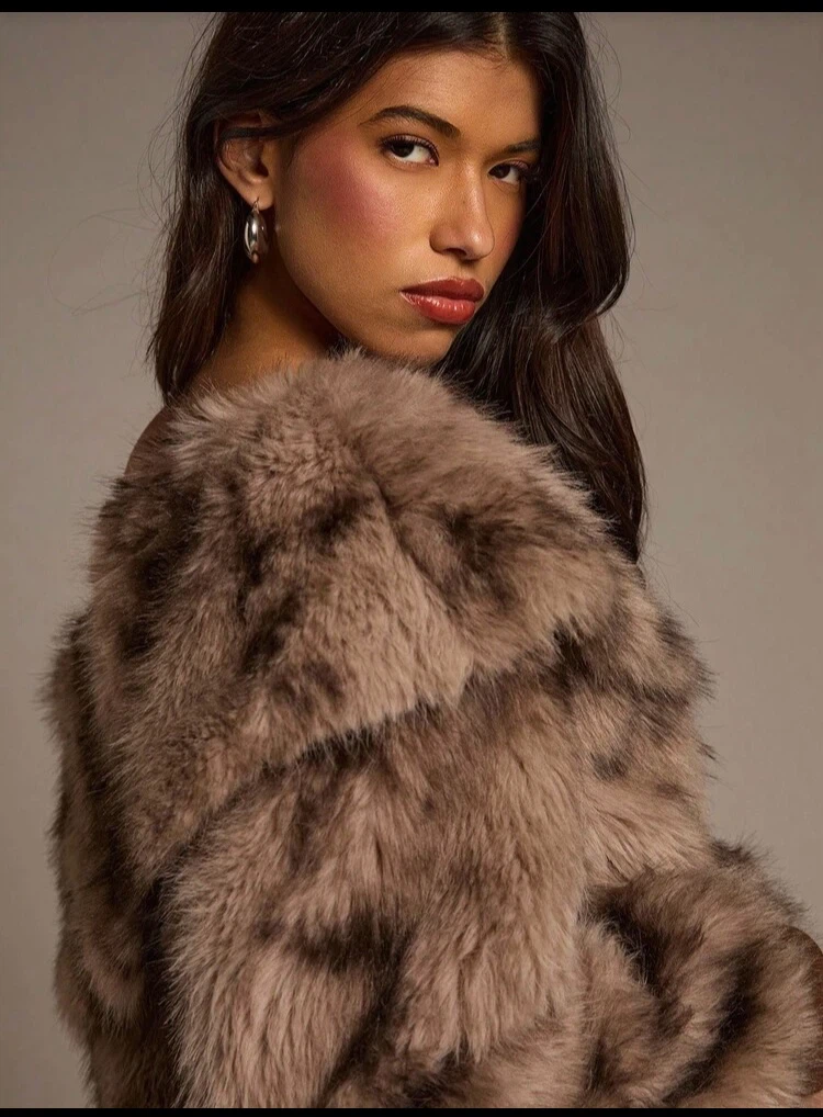 NEW Off-the-shoulder faux fur TOP - photo 3