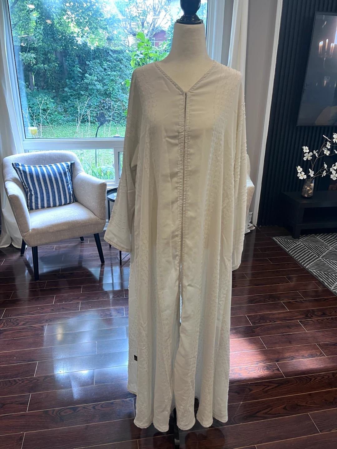 White abaya