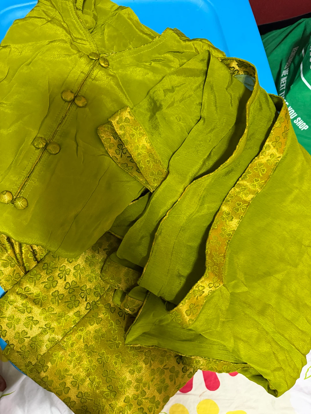 Lime Green Traditional Style Set