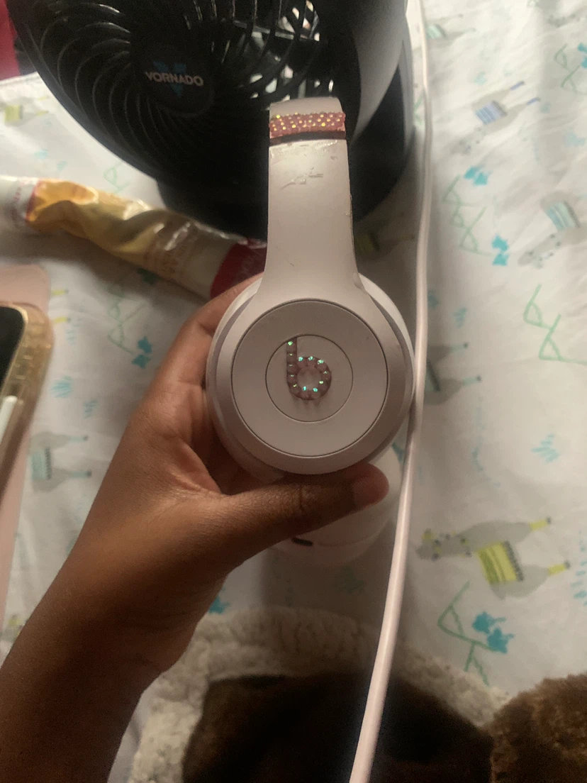 Beats Headphones Pink solo 4 - photo 2