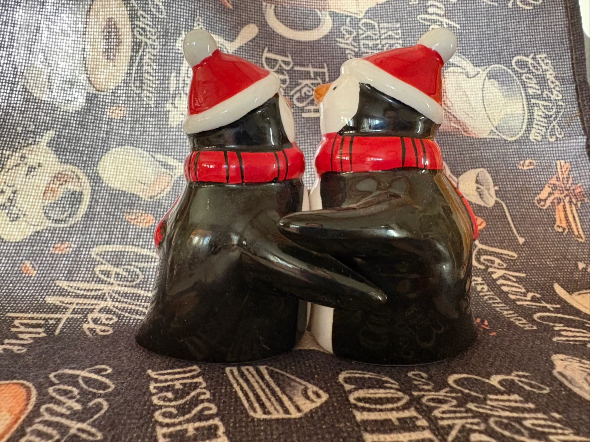 Ceramic Penguin Salt and Pepper Shakers - photo 2