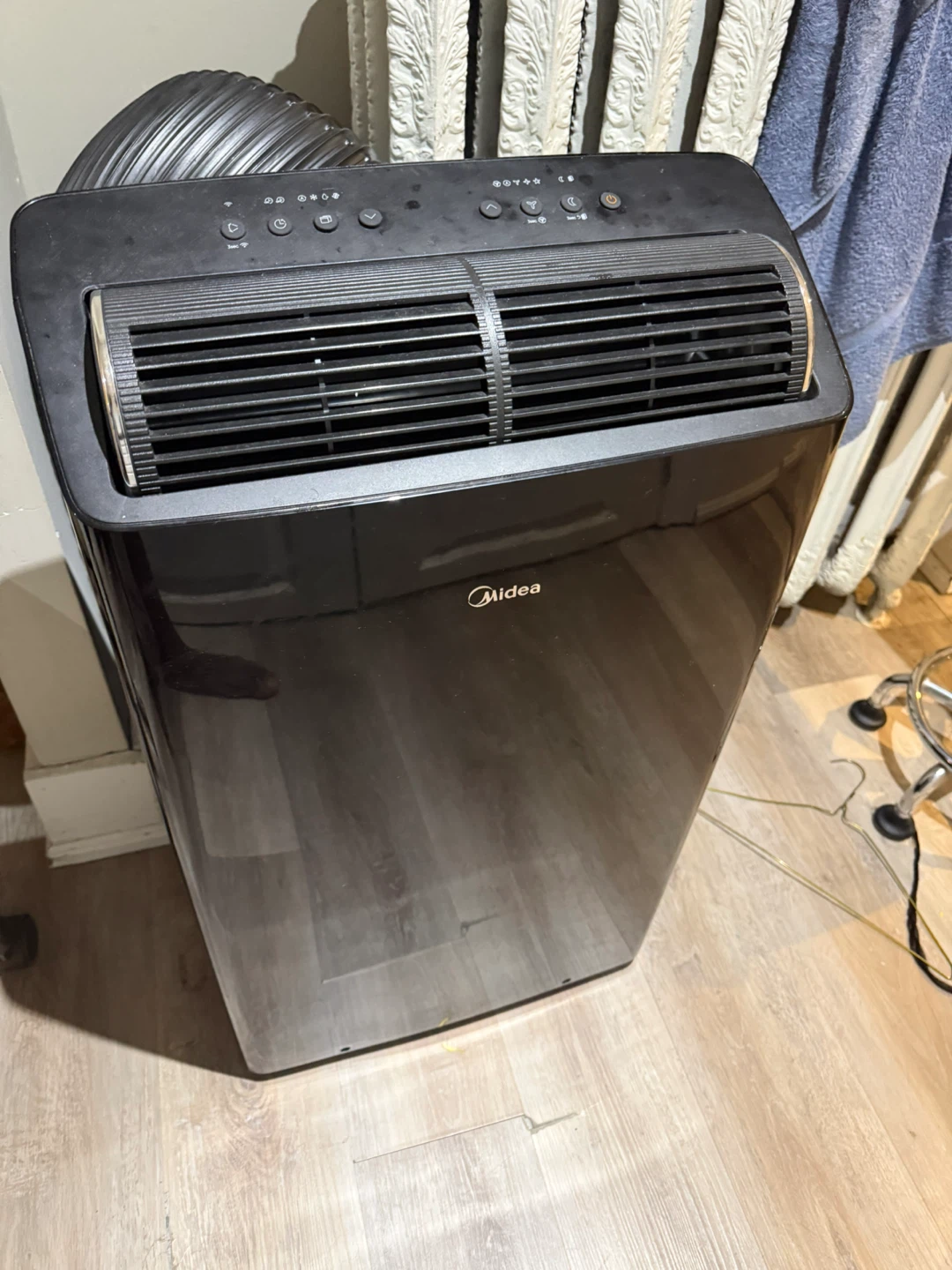 Midea Portable Air Conditioner - photo 2