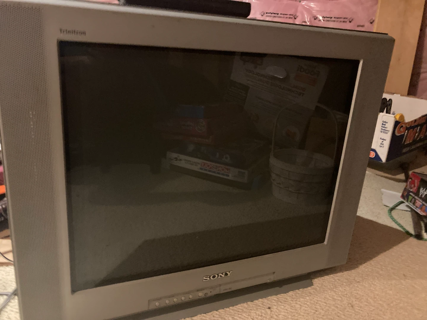 Sony Trinitron CRT Television With Remote - Working