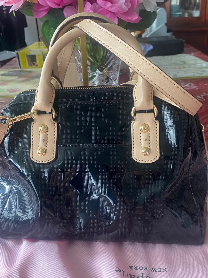 Michael Kors patent leather monogram handbag - photo 3