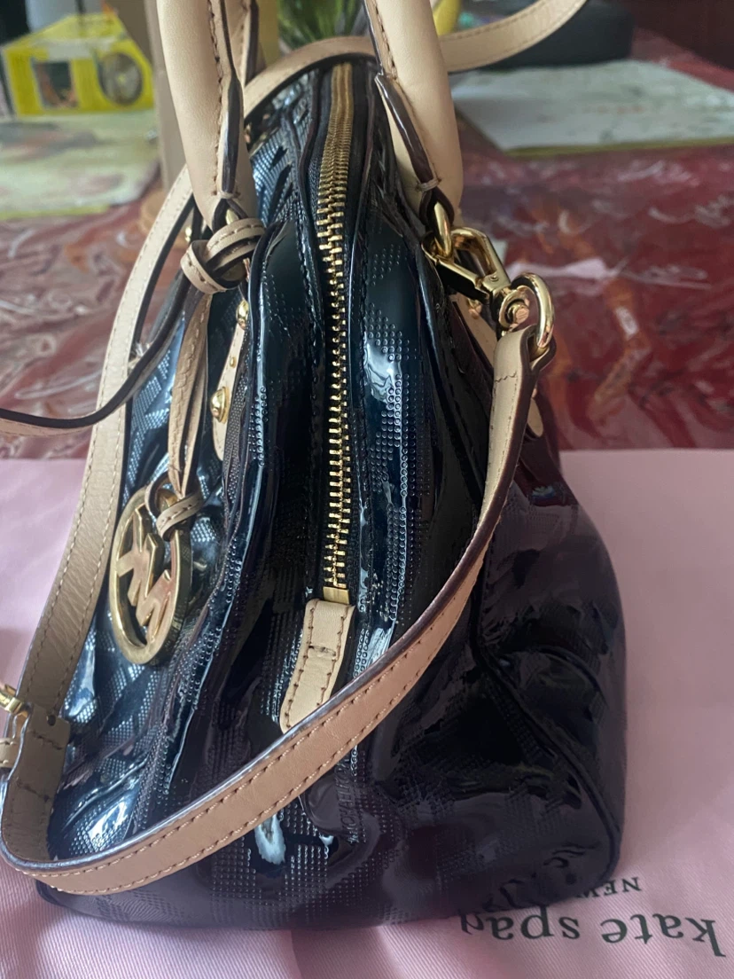 Michael Kors patent leather monogram handbag - photo 4