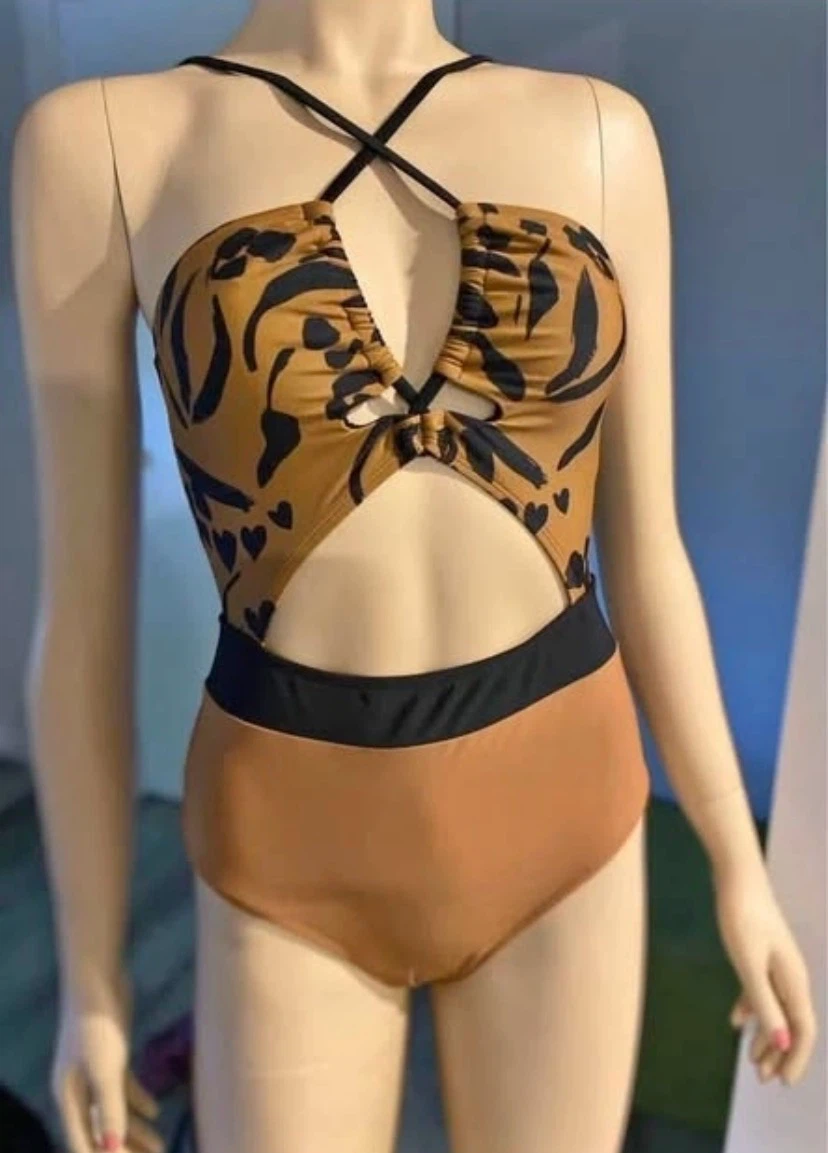 🏈 NEW CUPSHE Cut-Out One-Piece Swimsuit XS