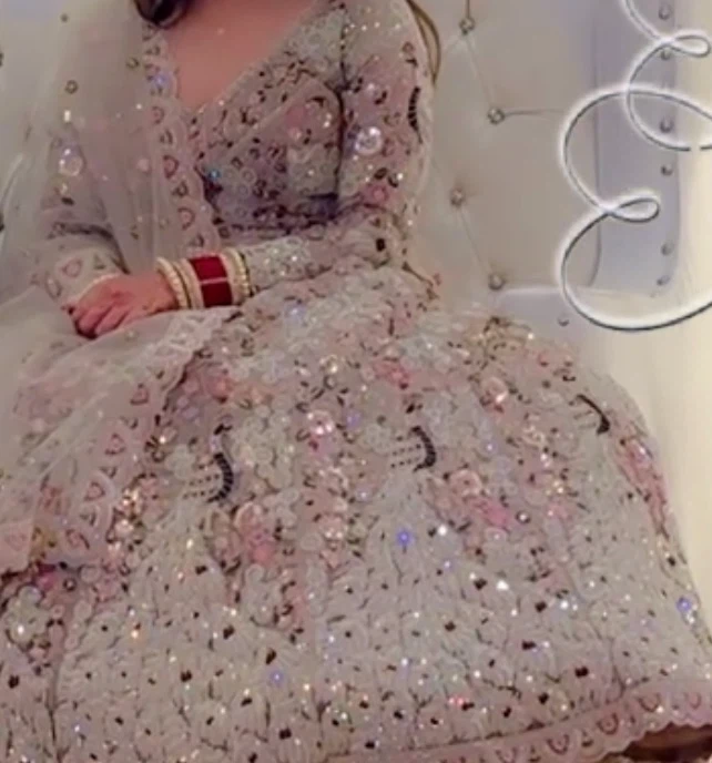 Embroidered Bridal Lehenga Set - photo 2