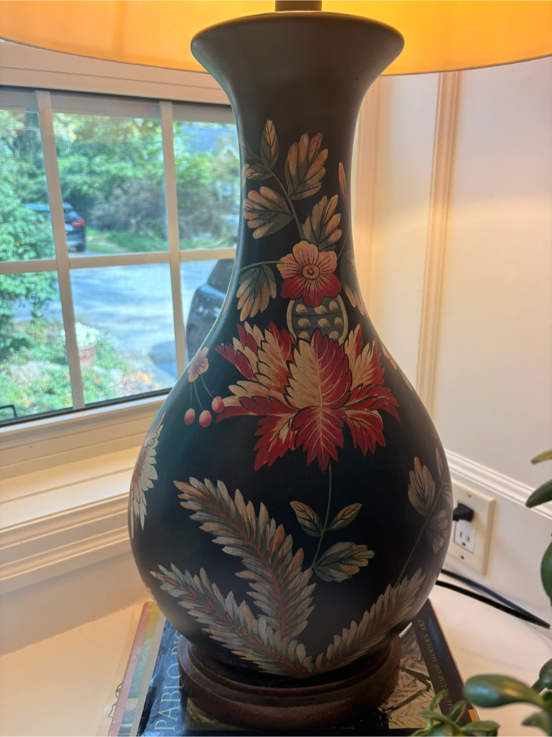 Vintage 3 foot Floral Pattern Table Lamp - photo 3