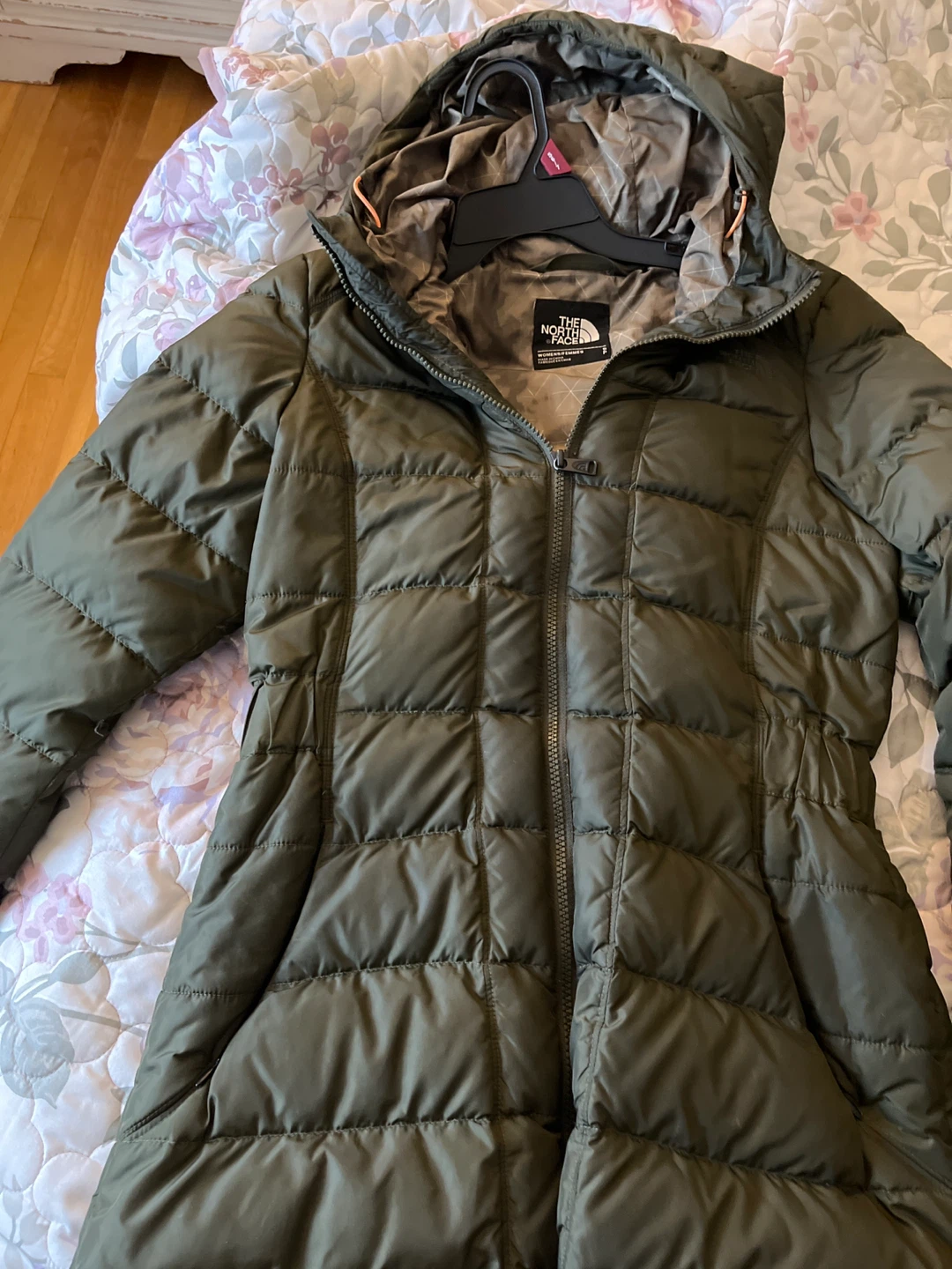The North Face Women's Puffer Jacket Olive Green