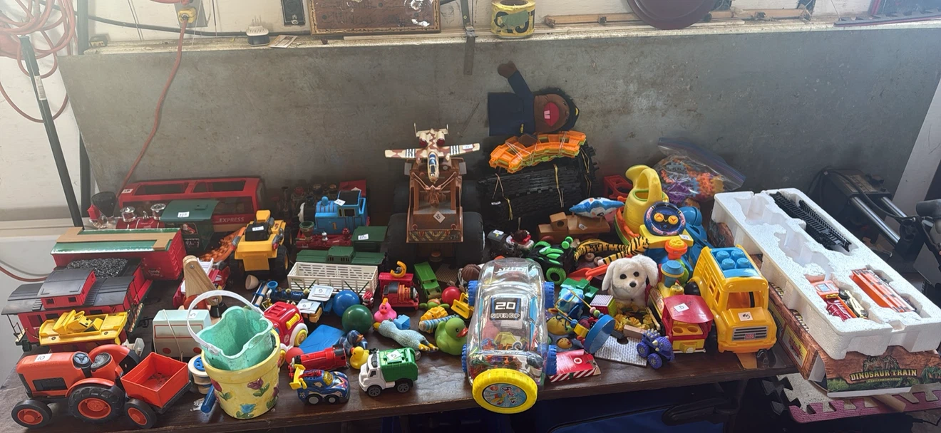 Toys and stuffies