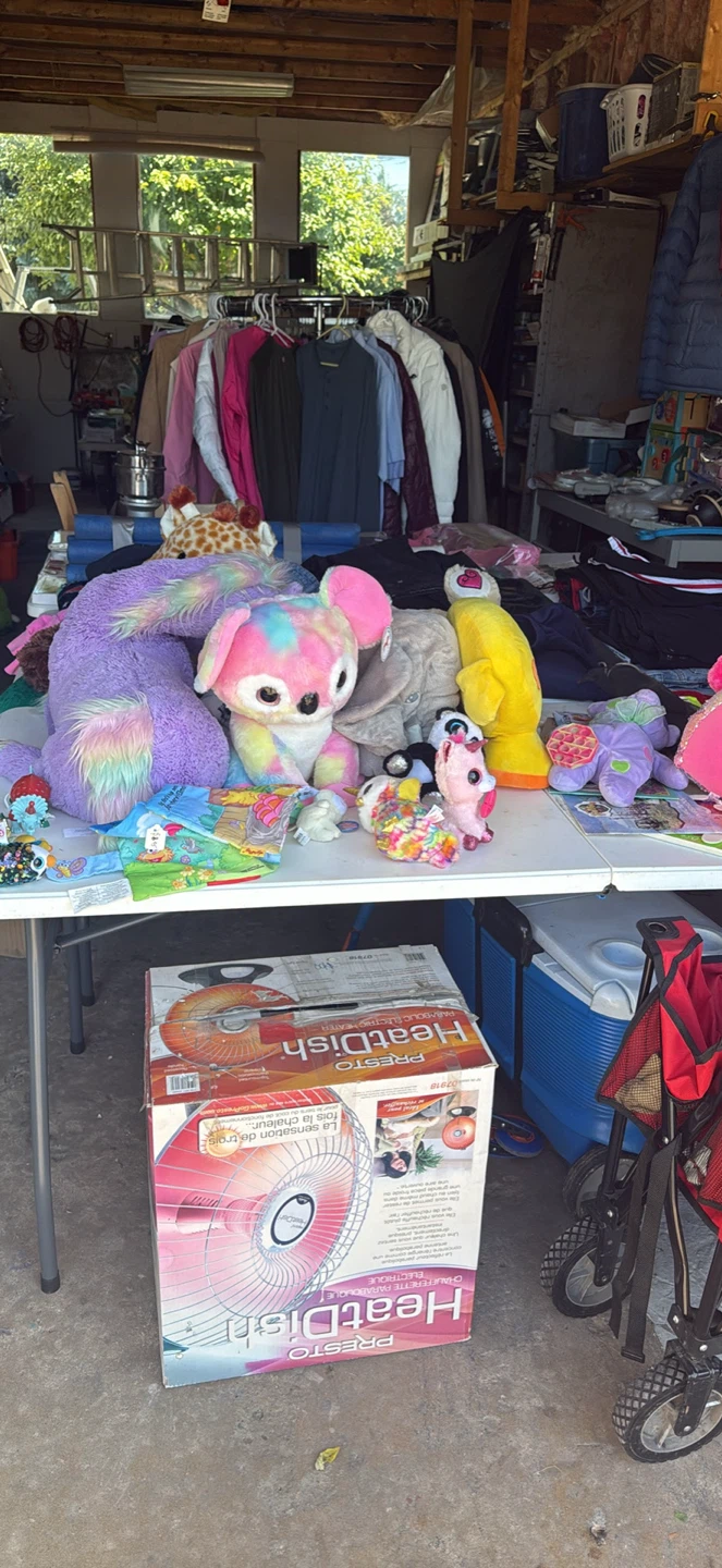 Toys and stuffies - photo 2