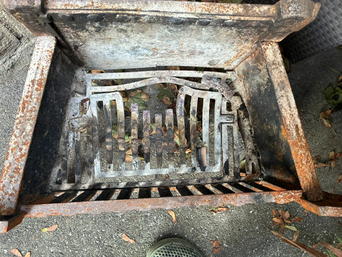 Antique Arts Crafts Cast Iron Fireplace Fire Basket Grate - photo 3