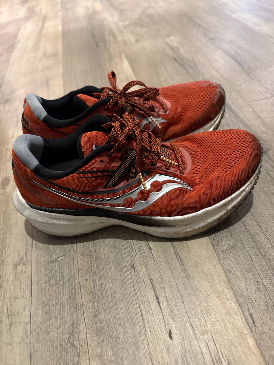 Saucony Triumph Running Shoes Orange size 8