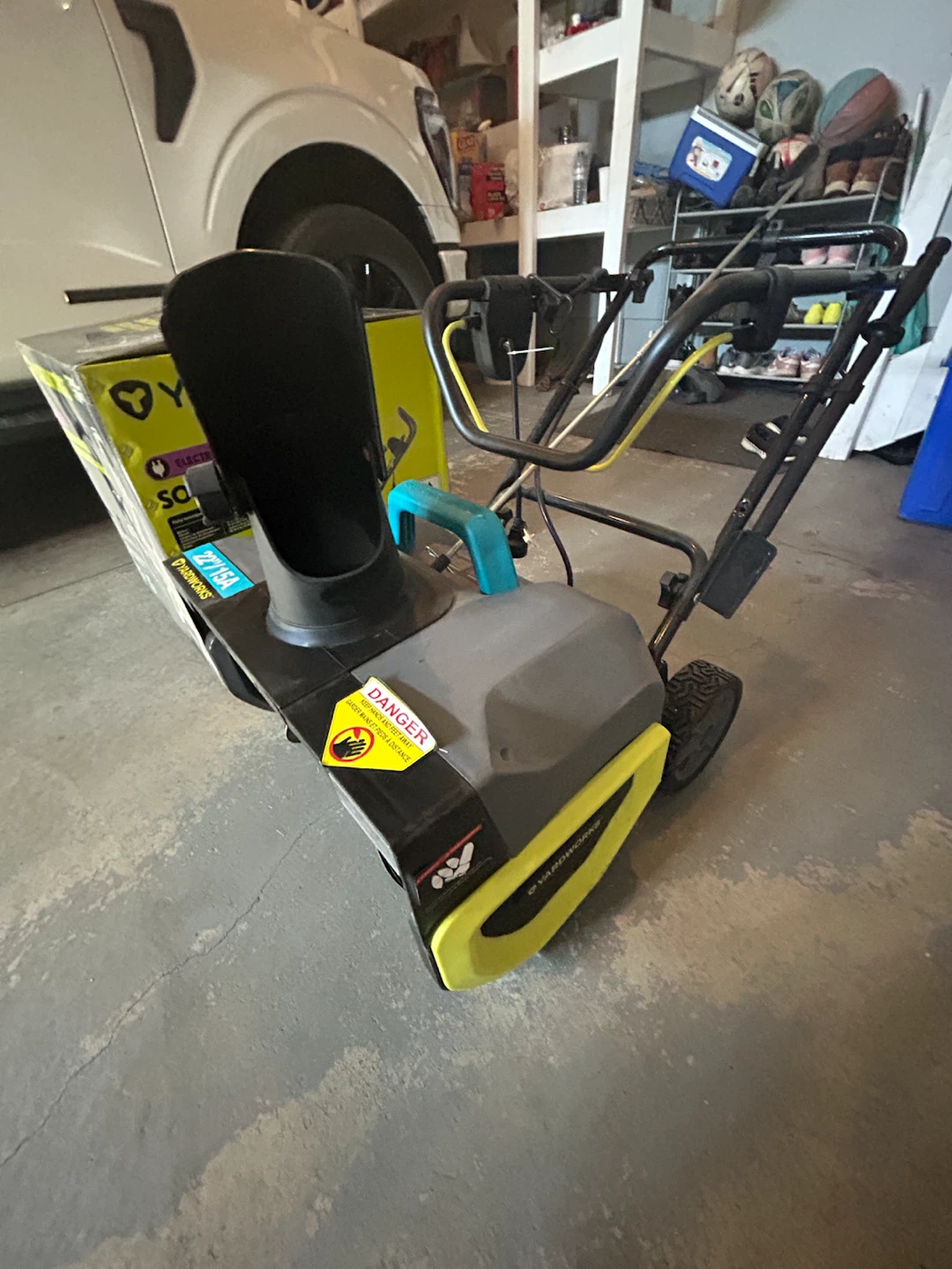 Yardworks 22-inch 15A Electric Snowblower
