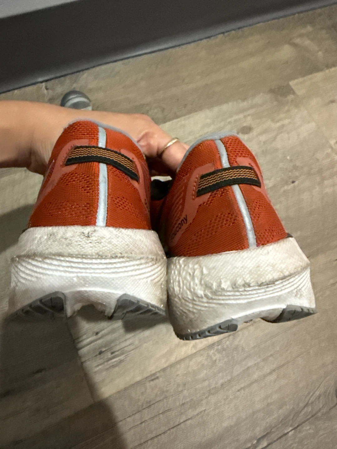 Saucony Triumph Running Shoes Orange size 8 - photo 3