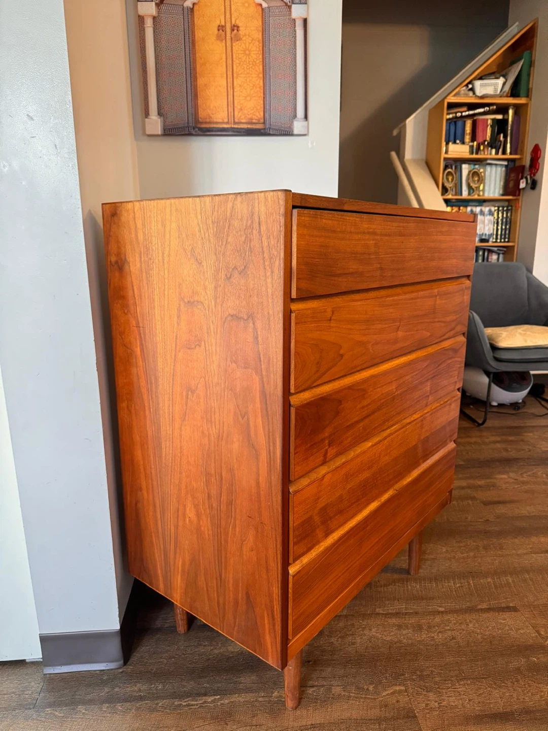 Mid-Century Modern 5-Drawer Wooden Dresser - photo 4
