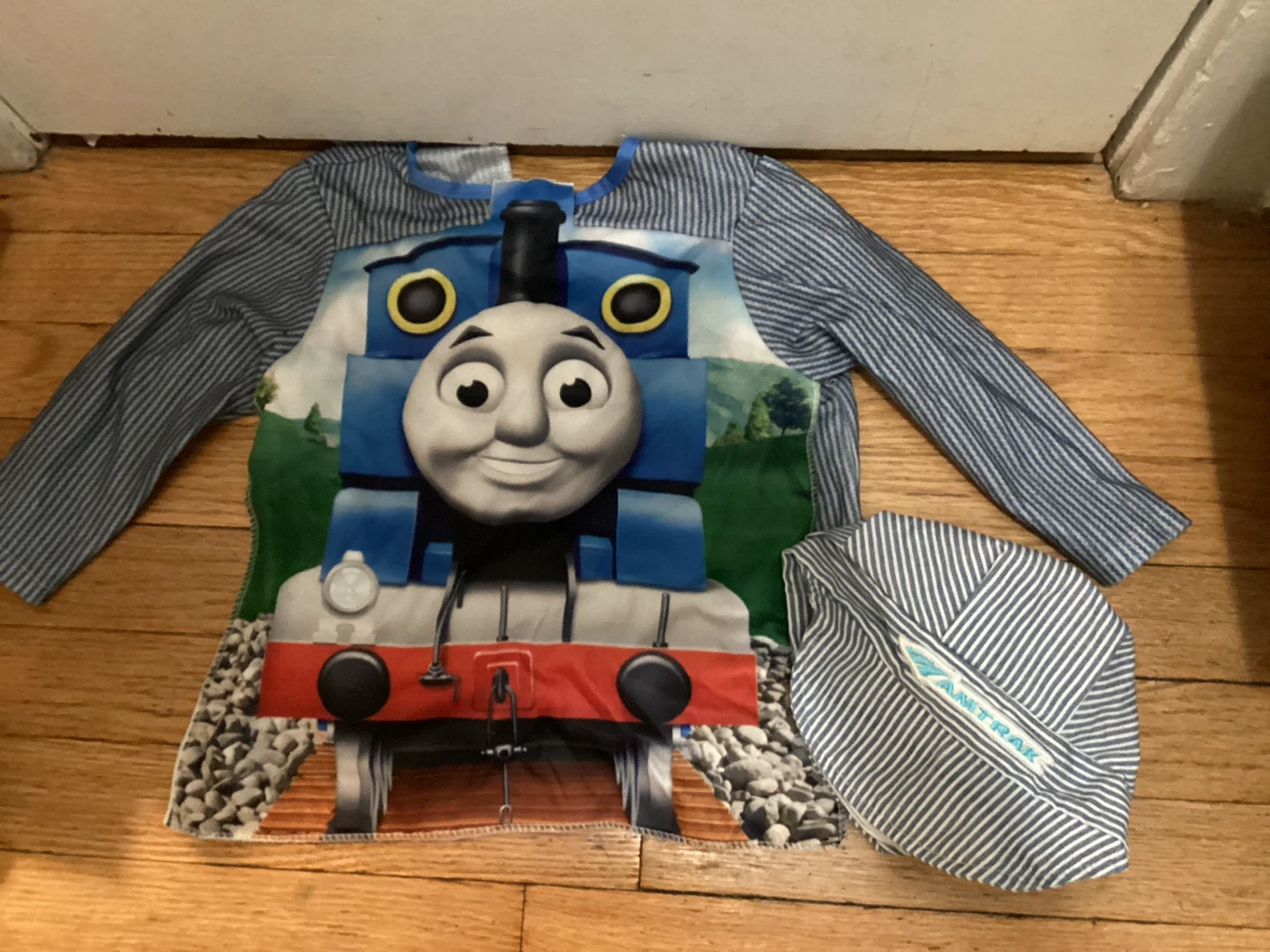 🏈 2-3T Thomas the Tank Engine Shirt and Amtrak Hat Set