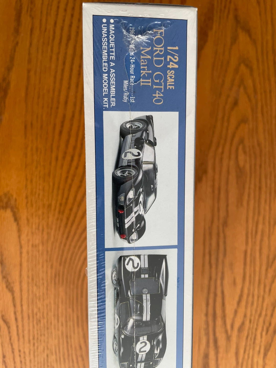 1:24 scale model Ford GT 40 Mark ll - photo 2