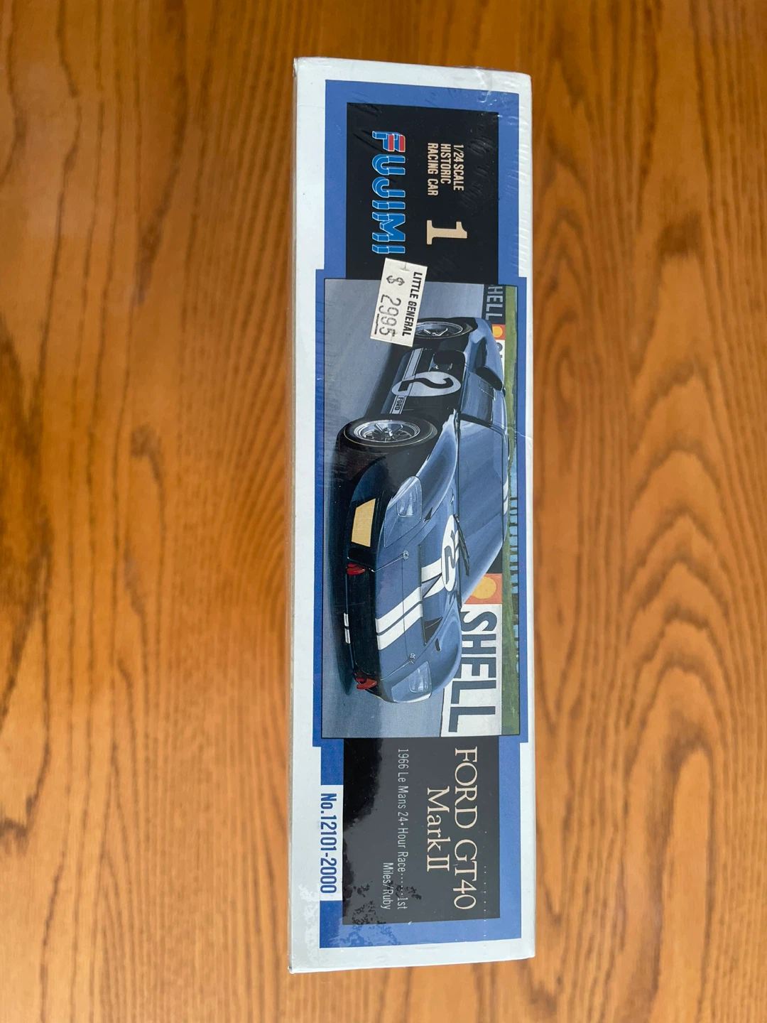 1:24 scale model Ford GT 40 Mark ll - photo 4